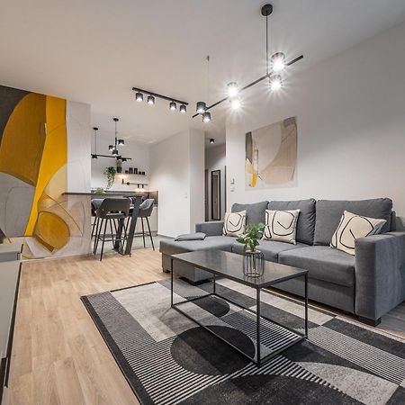 Condo With Balcony @ Downtown Budapest Exteriör bild